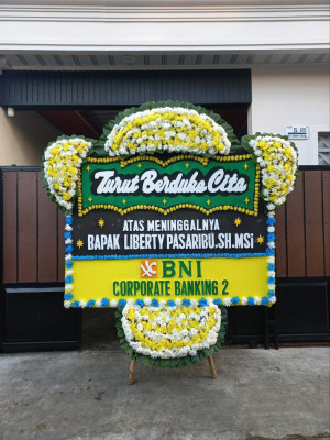 Papan Bunga Duka di Leihitu Barat