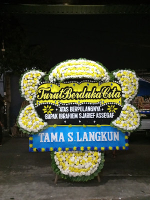 Papan Bunga Duka di Leihitu Barat