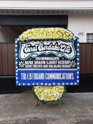 Papan Bunga Duka di Leihitu Barat